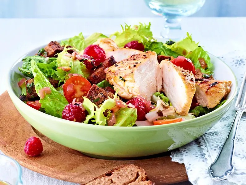Cover Image of Sommersalat mit Hühnerfilet
