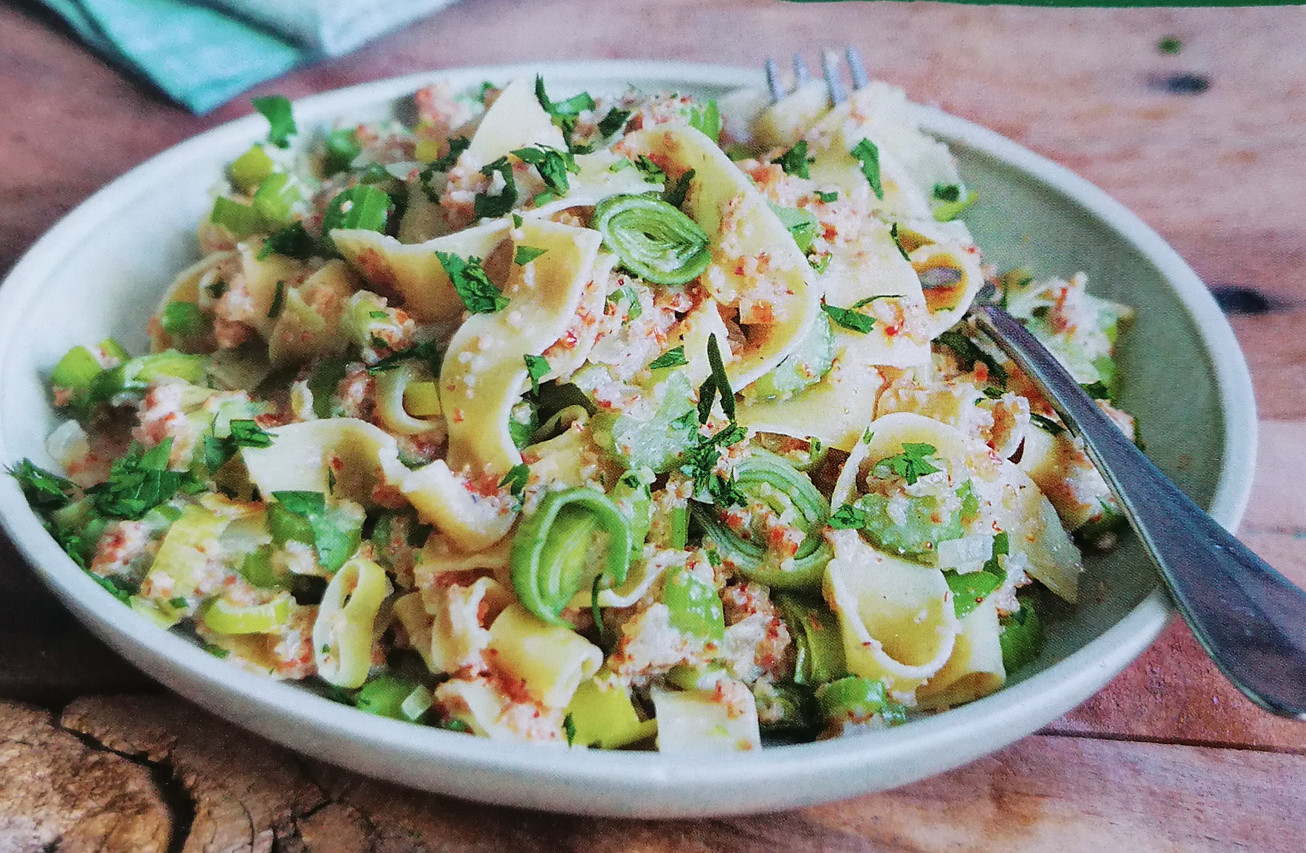 Cover Image of Bandnudeln mit Grünkern-Porree-Staudensellerie