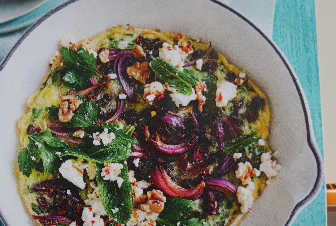 Cover Image of Kräuter-Frittata mit roten Zwiebeln,  Walnüssen und Feta