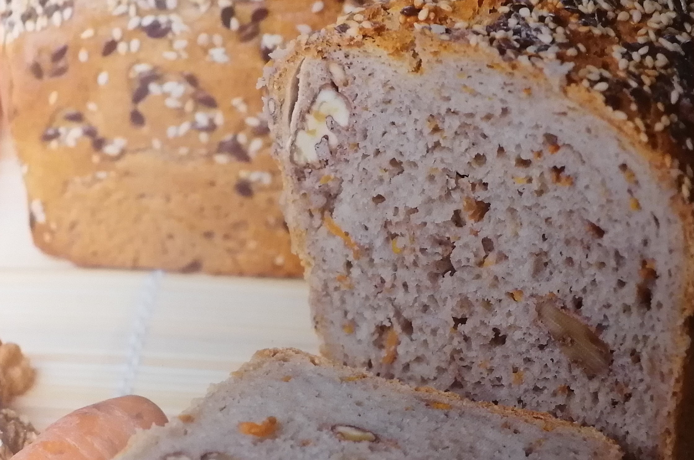 Cover Image of Karotten Walnuss Brot