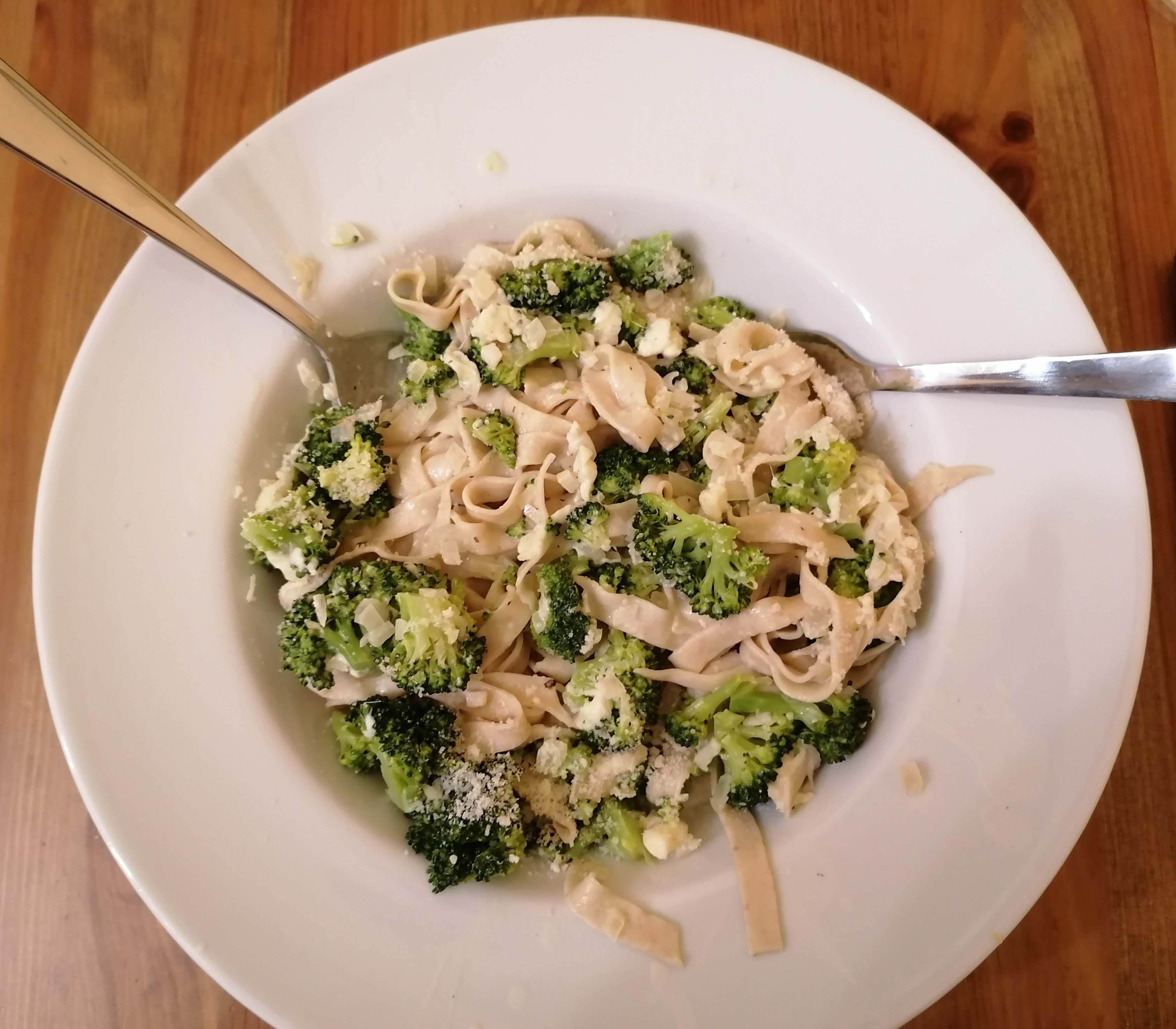 Cover Image of Nudeln in Brokkoli-Käse-soße